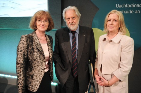 l-r Ms. Annette Kelly, Head of Libraries Development, LGMA; Lord Puttnam, Digital Ambassador for Ireland; Ms. Margaret Hayes, Dublin City Librarian