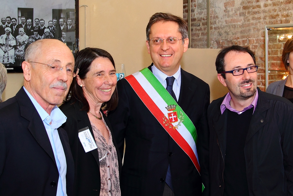 from left, Pietro Masi (curator of the Exhibition and General Manager of Promoter srl), Dott. Antonella Fresa (Director of Promoter srl), Dott. Marco Filippeschi (Major of Pisa) and Dott. Dario Danti (Councillor for Culture and Chairman of the Museo della Grafica) - (photo by Federico Parenti)